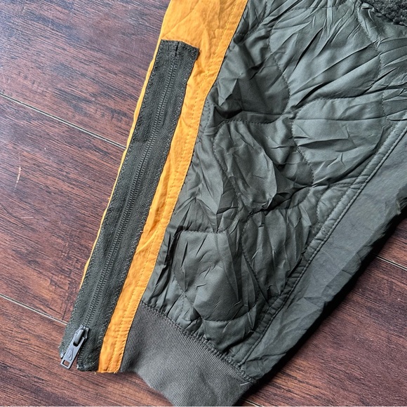 Nike Sportswear Green Sherpa Jogger Pants - Picture 5 of 6